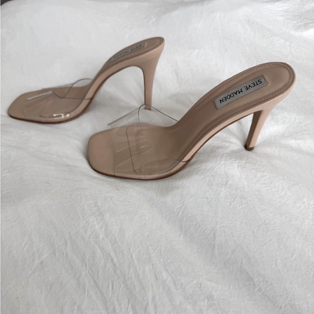Steve Madden Signal Heeled Sandal - size 8